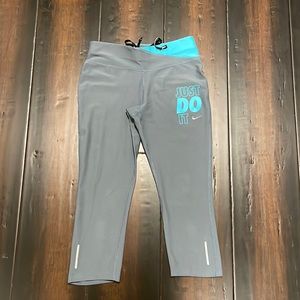 Nike crop legging